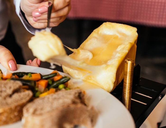 Ресторан Raclette - Отель Movenpick Krasnaya Polyana / Мовенпик Красная Поляна